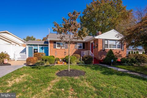 800 Young Pl, Frederick, MD 21702 photo 3
