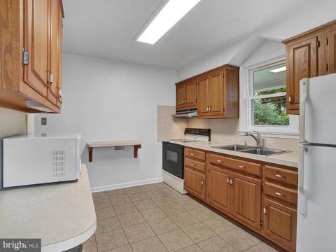 408 Lee Pl, Frederick, MD 21702 photo 6