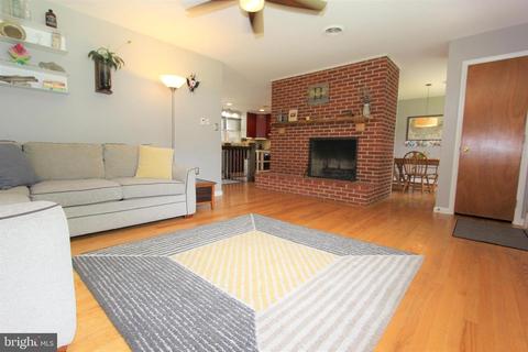 8021 Fieldstone Dr, Frederick, MD 21702 photo 4