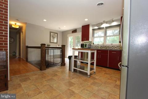8021 Fieldstone Dr, Frederick, MD 21702 photo 8