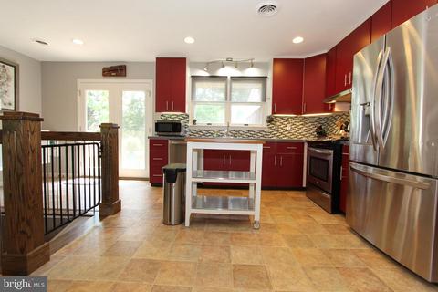 8021 Fieldstone Dr, Frederick, MD 21702 photo 9