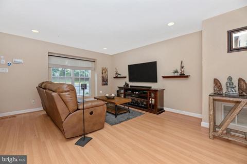 6432 View Point Ct, Frederick, MD 21703 photo 4