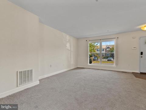 6326 Towncrest Ct, Frederick, MD 21703 photo 5