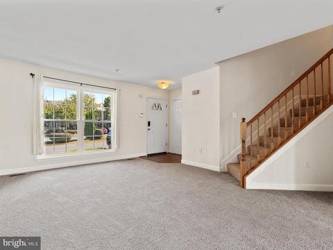 6326 Towncrest Ct, Frederick, MD 21703 photo 3