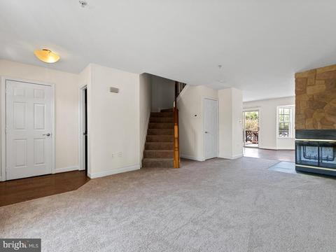 6326 Towncrest Ct, Frederick, MD 21703 photo 4