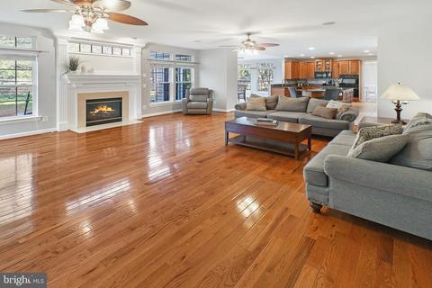 9104 Hendry Ter, Frederick, MD 21704 photo 5