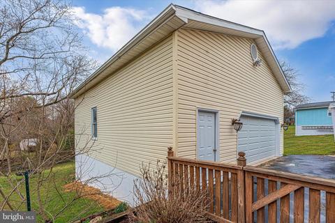 111 E H St, Brunswick, MD 21716 photo 30