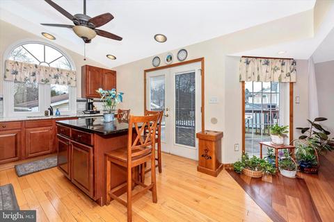 111 E H St, Brunswick, MD 21716 photo 8