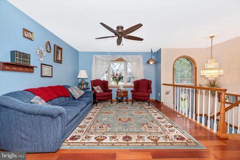 111 E H St, Brunswick, MD 21716 photo 4