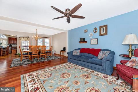 111 E H St, Brunswick, MD 21716 photo 5