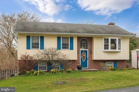 111 E H St, Brunswick, MD 21716 photo 2