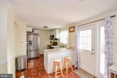 1796 Springfield Ln, Frederick, MD 21702 photo 6