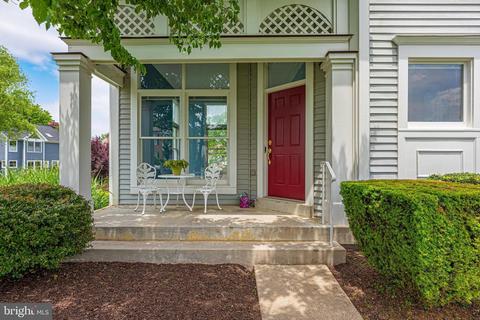 9054 Brookhaven Ct, Frederick, MD 21701 photo 2