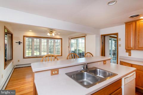 2777 Lynn St, Frederick, MD 21704 photo 8