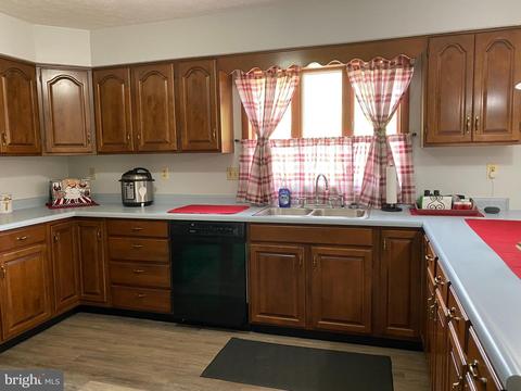 219 Magruder Ln, Barton, MD 21521 photo 4