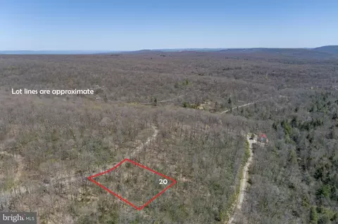 20 Bear Dr, Oakland, MD 21550