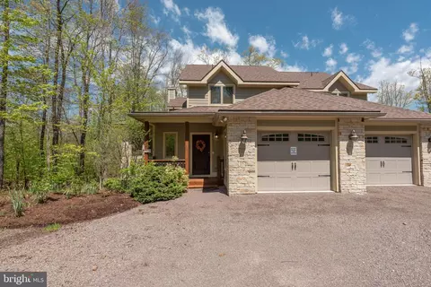 305 Winding Trail Ln #12A, Oakland, MD 21550