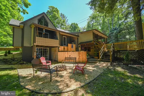 3529 Lakeshore Dr, Oakland, MD 21550
