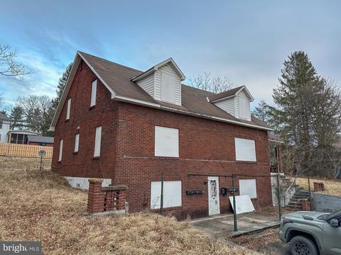604 E Oak St, Oakland, MD 21550 photo 2