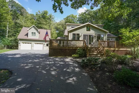 589 Mountainview Dr, Oakland, MD 21550