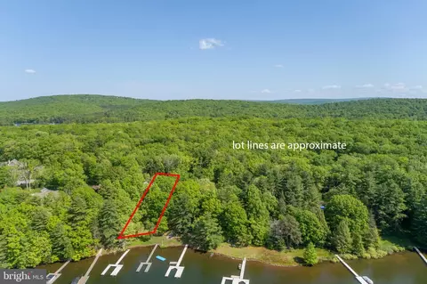 475 N Shore Dr, Swanton, MD 21561