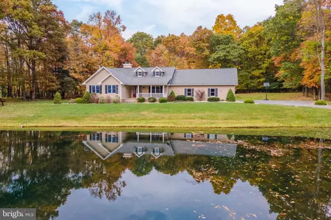 131 Circle Four Ln, Oakland, MD 21550