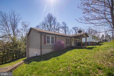 607 L St, Oakland, MD 21550