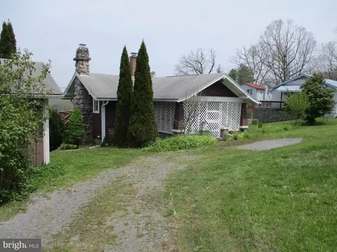 106 E 3rd Ave, Oakland, MD 21550