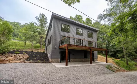 392 Deep Creek Dr, Mc Henry, MD 21541