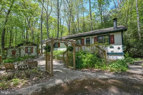 568 Skippers Point Rd, Oakland, MD 21550