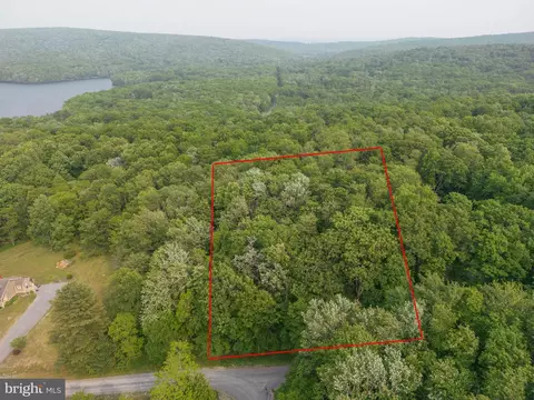 6 Deerfield Circle, Oakland, MD 21550