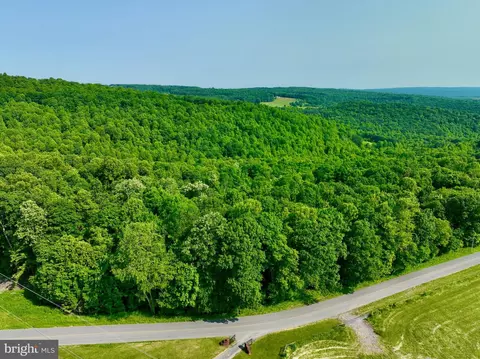 Greengables Road, Friendsville, MD 21531
