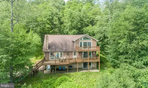 220 Ridgewood Dr, Oakland, MD 21550