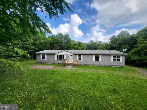 1511 Westview Xing, Grantsville, MD 21536