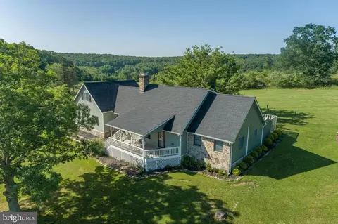 262 Penn Cove Rd, Oakland, MD 21550