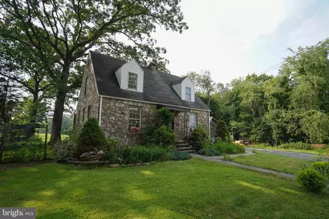 132 N 8th St, Oakland, MD 21550