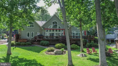 320 Lake Forest Dr, Oakland, MD 21550