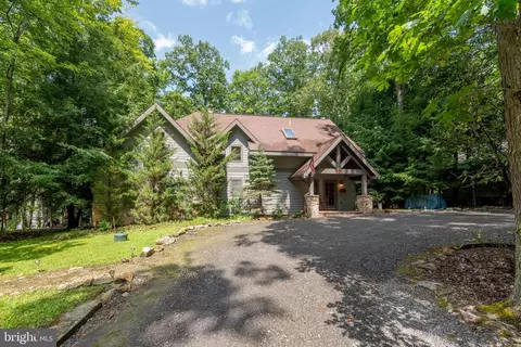 1019 Lake Shore Dr, Oakland, MD 21550
