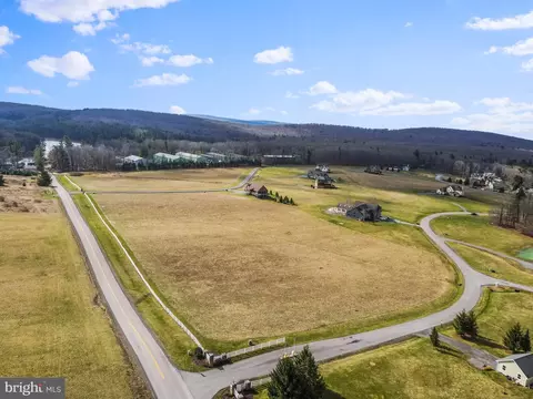 19 Moonrise Dr, Swanton, MD 21561