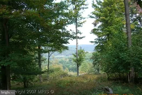 602 Sunnyside Rd, Oakland, MD 21550