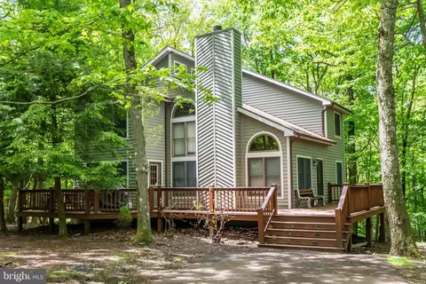 1557 Mountainview Dr, Oakland, MD 21550