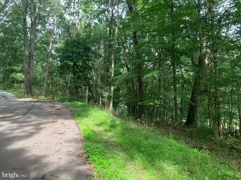 Crosby Drive, Oakland, MD 21550