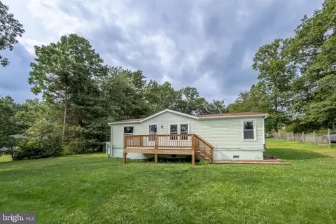 318 Allegheny Dr, Oakland, MD 21550