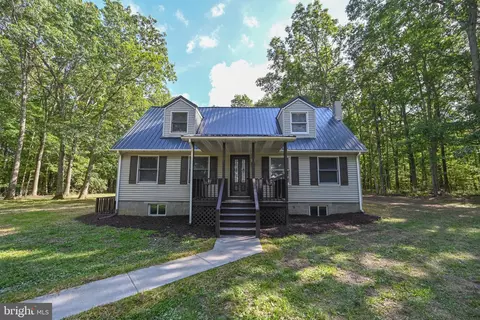 139 Hunters Dr, Oakland, MD 21550