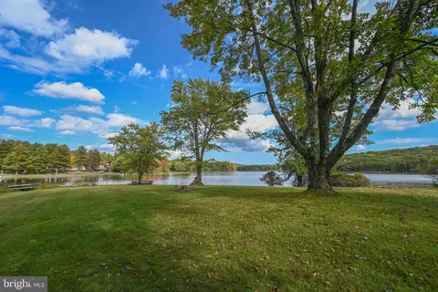156 Sunrise Point Ln, Oakland, MD 21550