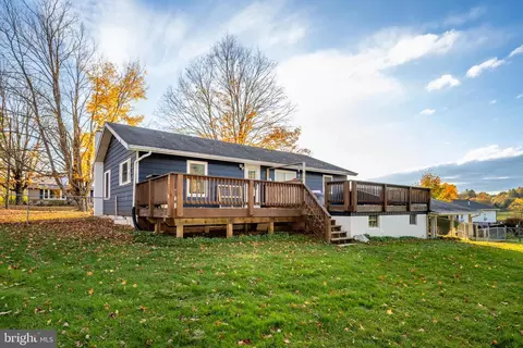 309 Woodland Dr, Oakland, MD 21550
