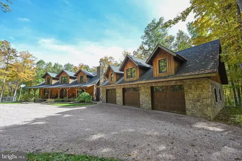 948 Legeer Rd, Grantsville, MD 21536