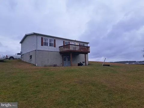128 Shaffer Ln, Oakland, MD 21550