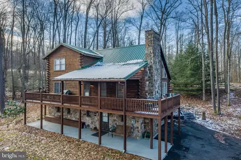 1194 Lake Shore Dr, Oakland, MD 21550