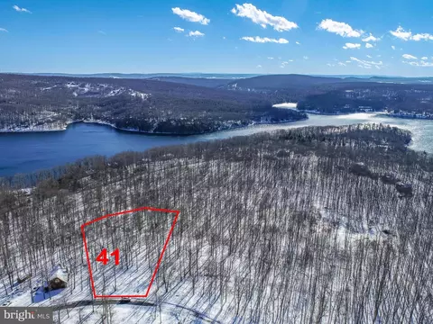 41 Winding Estates Dr, Mc Henry, MD 21541